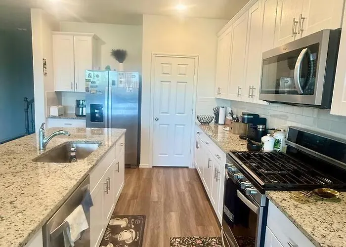 “ Home Away From Home” Entire House * Fort Worth